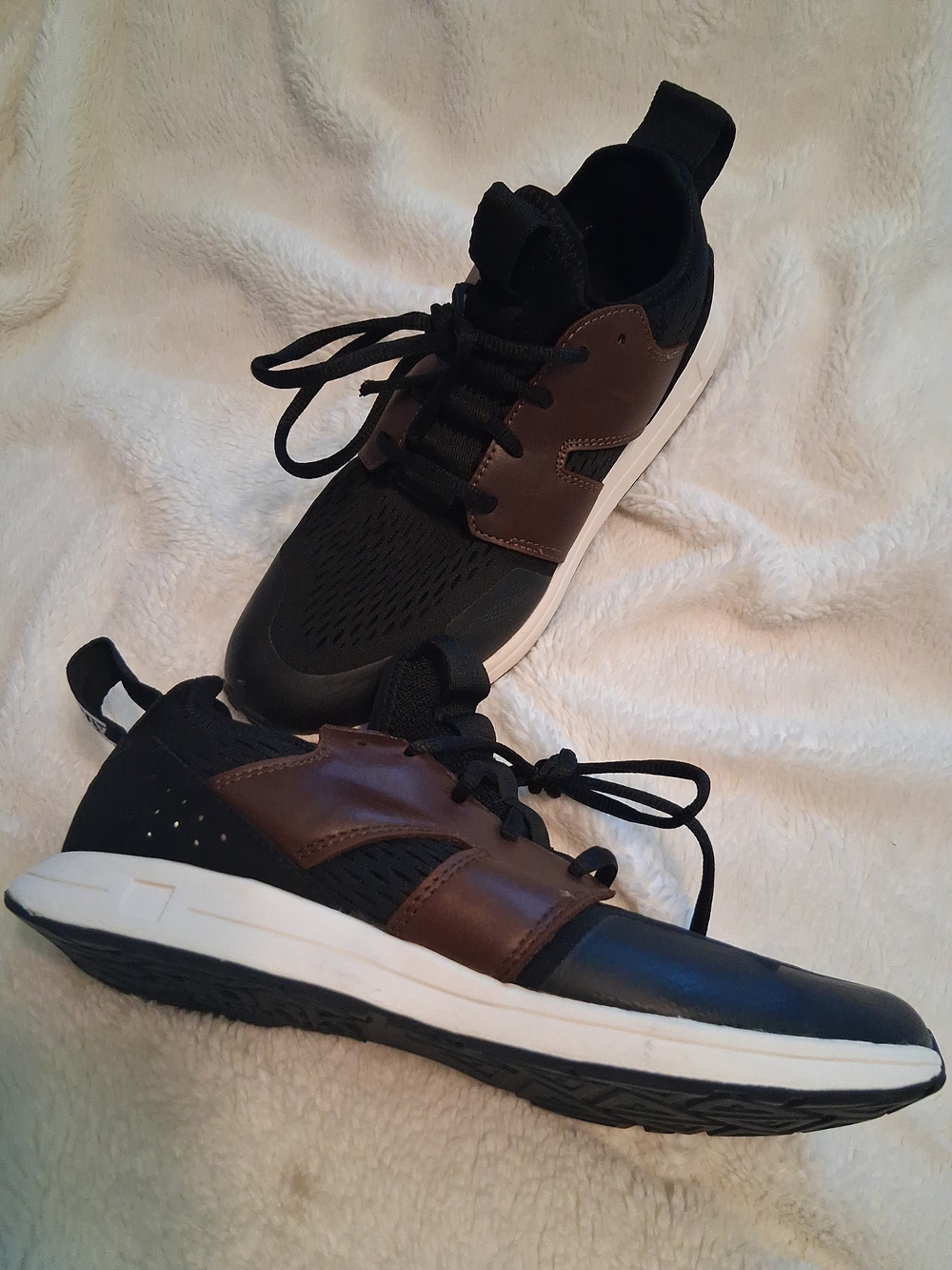 Womens Size 8 Us Black and Brown Casual Sneaker - Lightweight Comfort